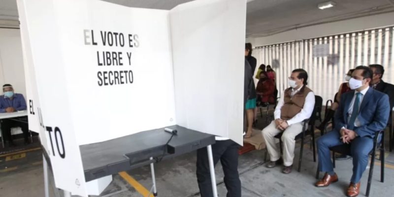 Morena propone que el voto sea obligación constitucional