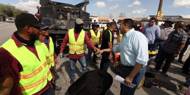 Meten acelerador a bacheo en Juárez