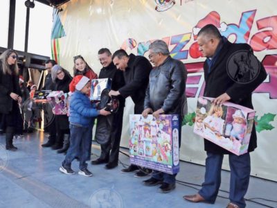 Cruz Pérez celebra posada con niñas y niños de Riberas del Bravo