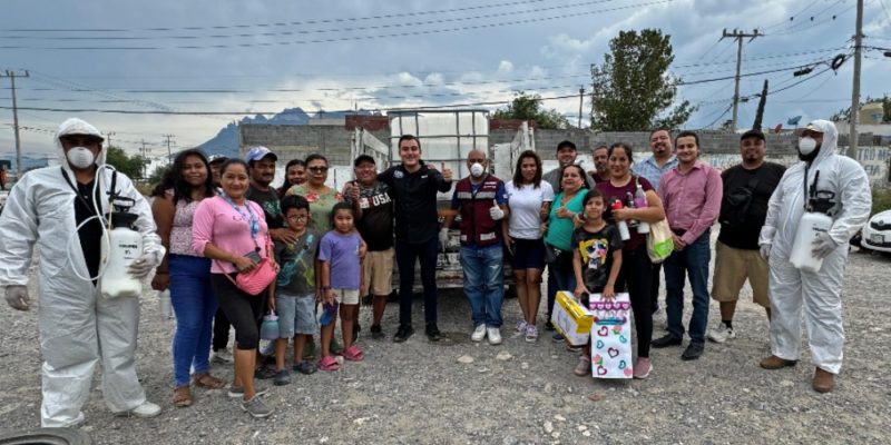 Manuel Guerra Cavazos lidera brigada contra las garrapatas en García